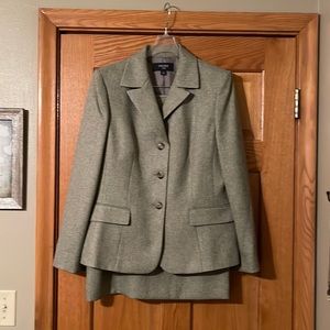 Jone’s wear women’s suit size 12 new